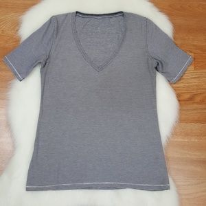 Lululemon V-neck Go Go Tee Shirt striped 4/6